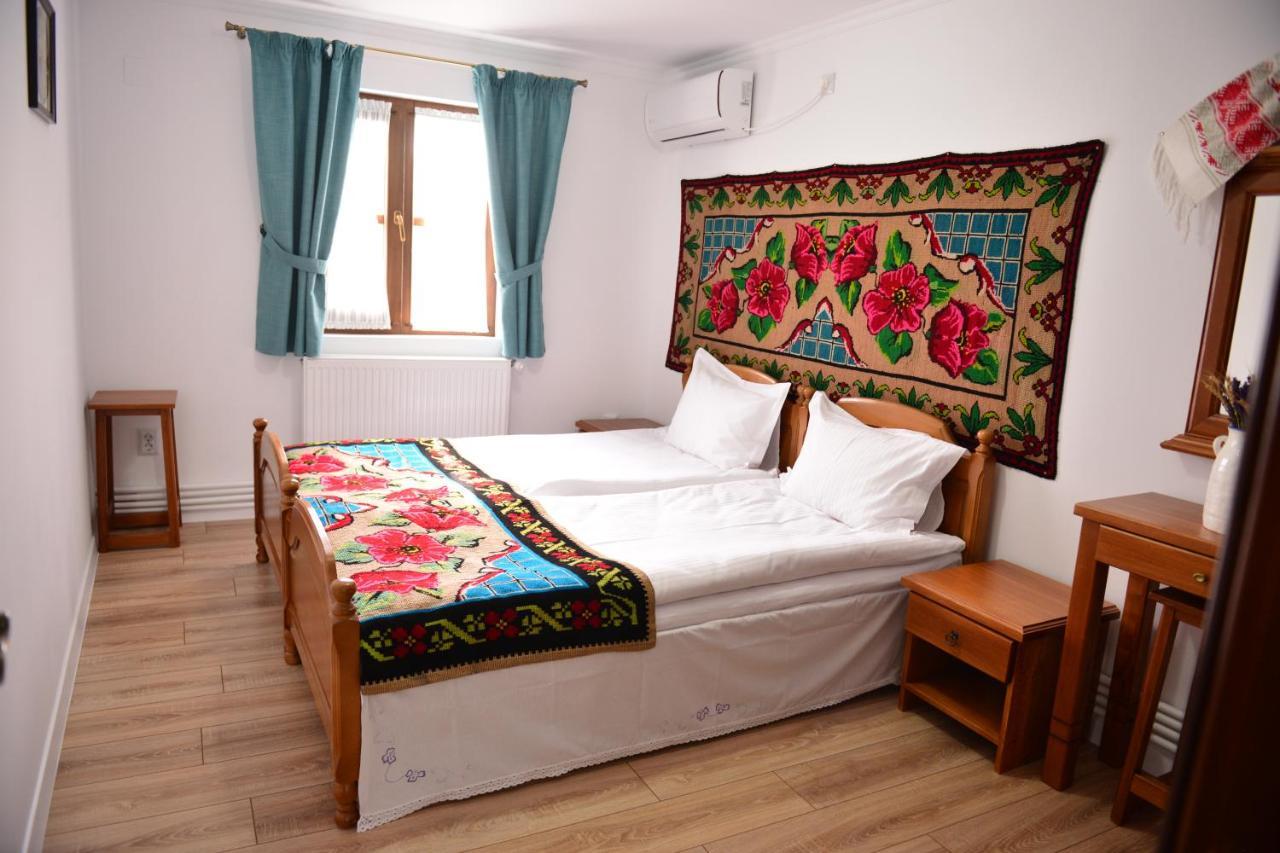 Dumbrava Hotel Uzlina Kültér fotó
